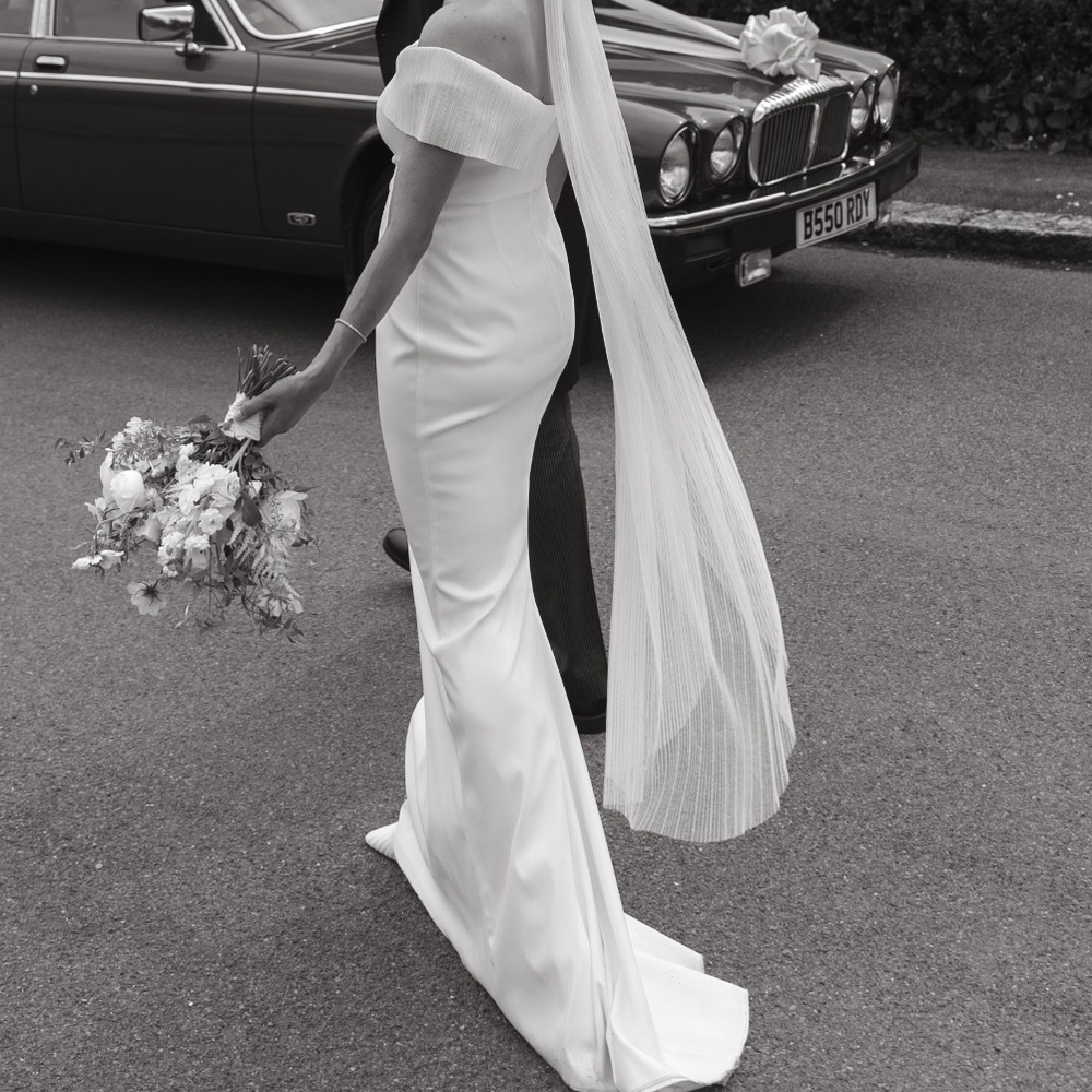 Elegant White Bridal Veil